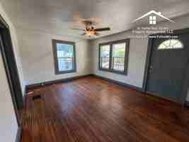 featured image of 209 W 4th St