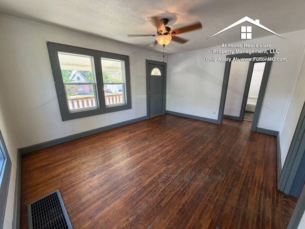 209 W 4th St - Photo 2 of 24