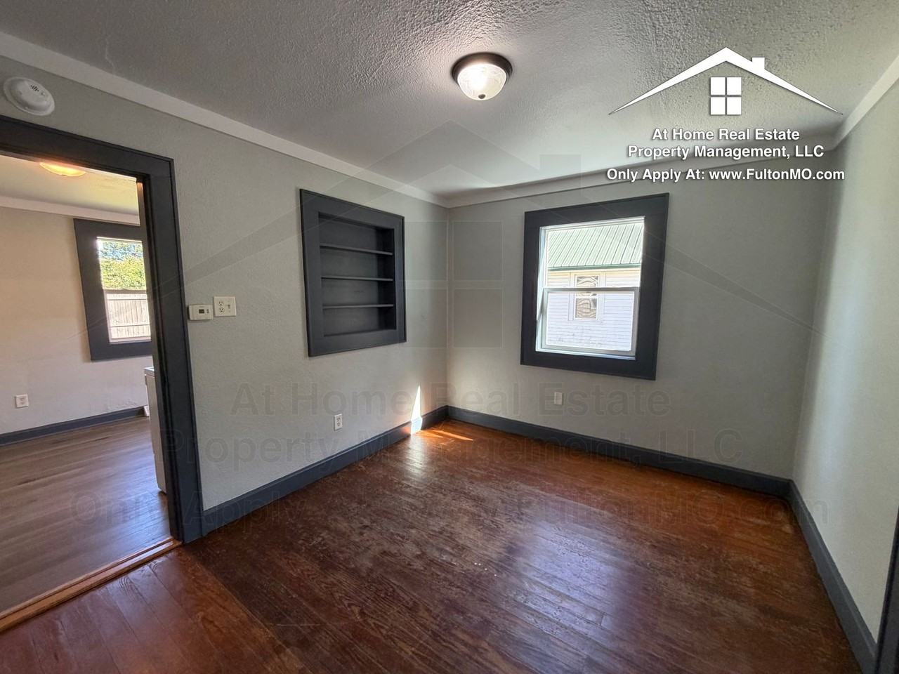 209 W 4th St - Photo 6 of 24