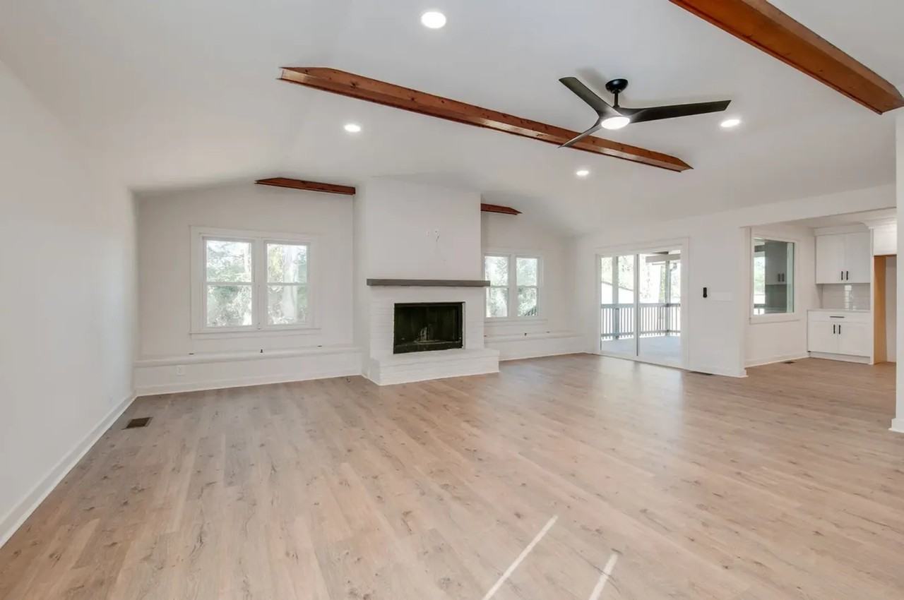 217 Oxford Dr - Photo 3 of 25