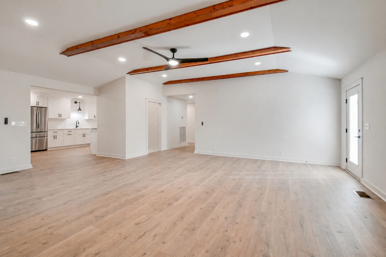 217 Oxford Dr - Photo 4 of 25