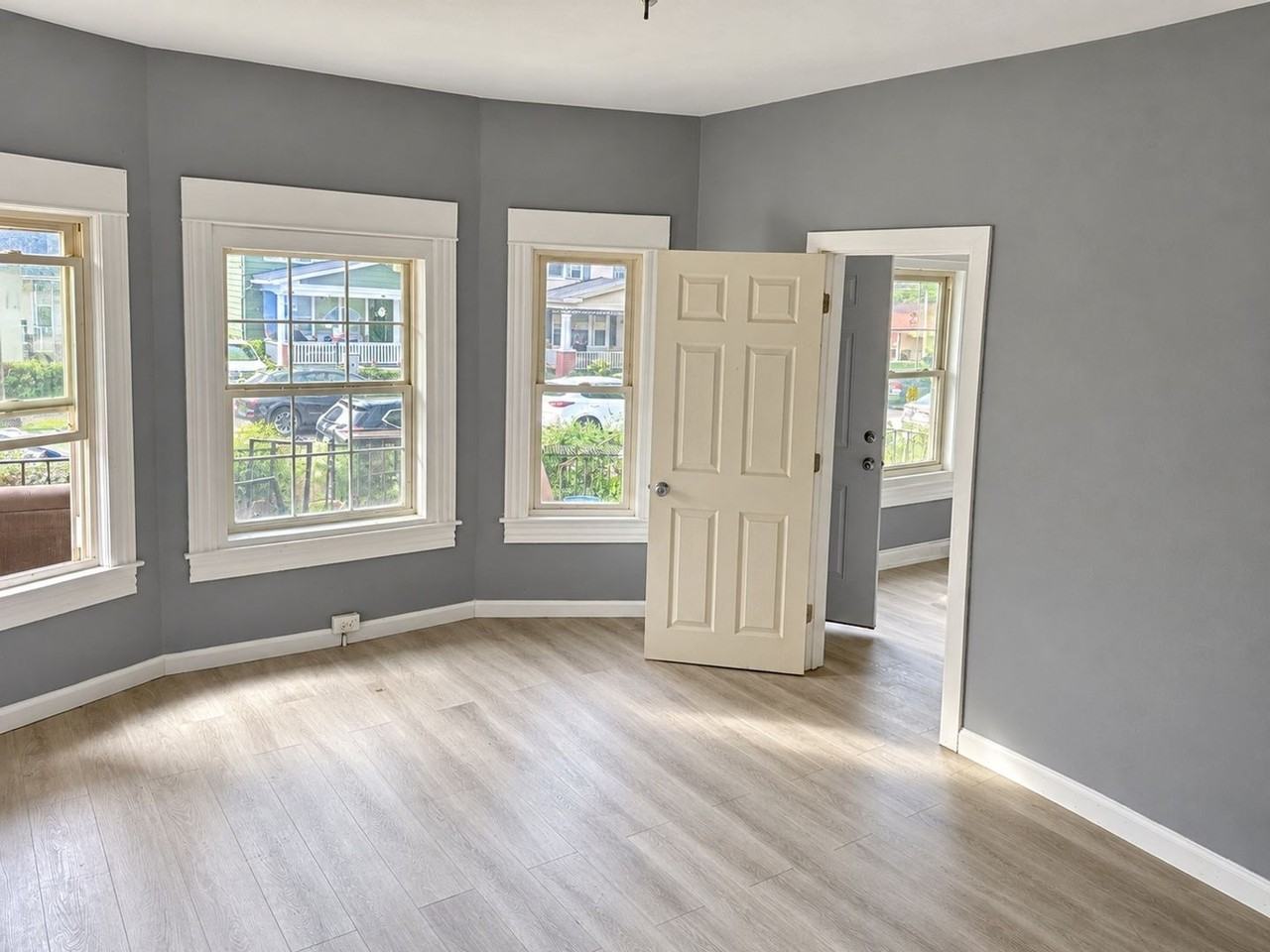 932 Madison Ave - Photo 2 of 17