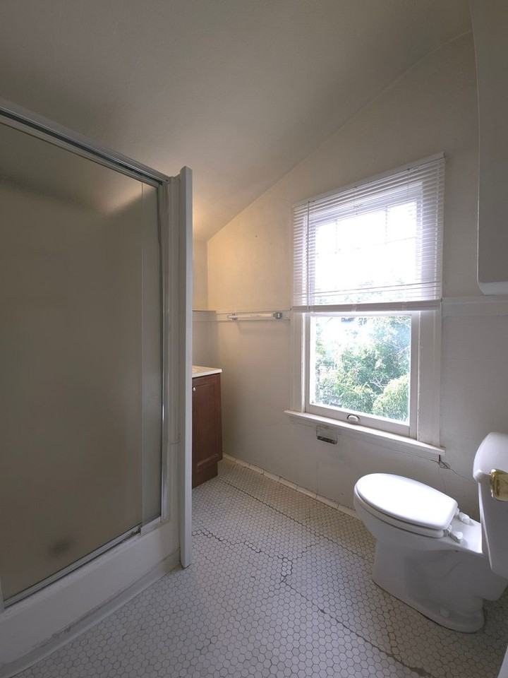 820 13th St #03 - Photo 5 of 15