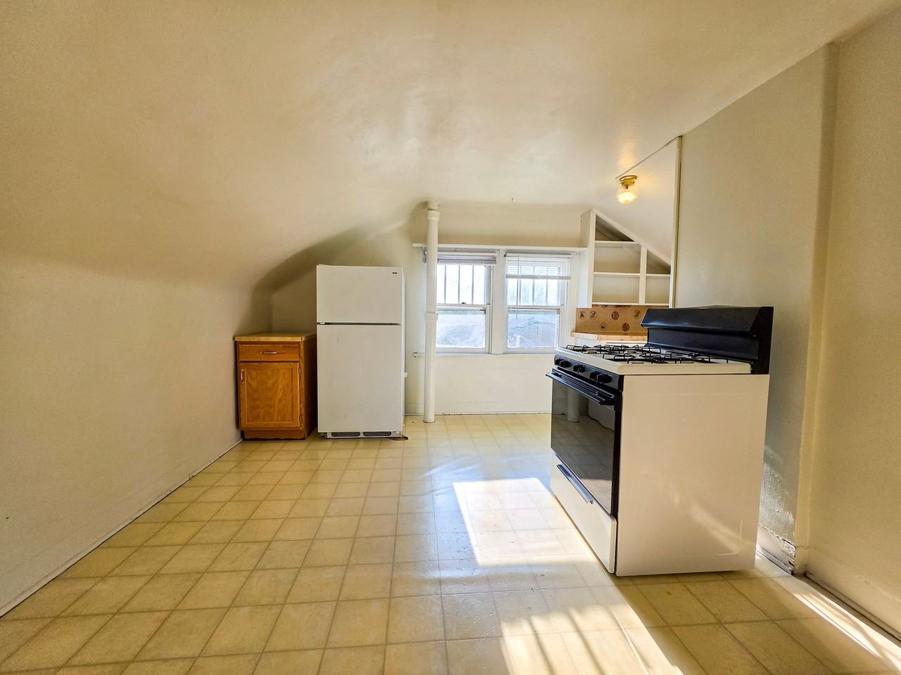 954 11th St. - Photo 5 of 36