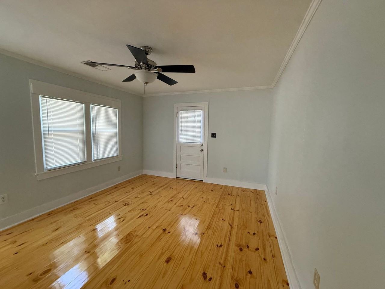 460 Wilshire Rd Ne - Photo 2 of 9