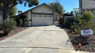 880 Malibu Dr - Photo 1 of 1