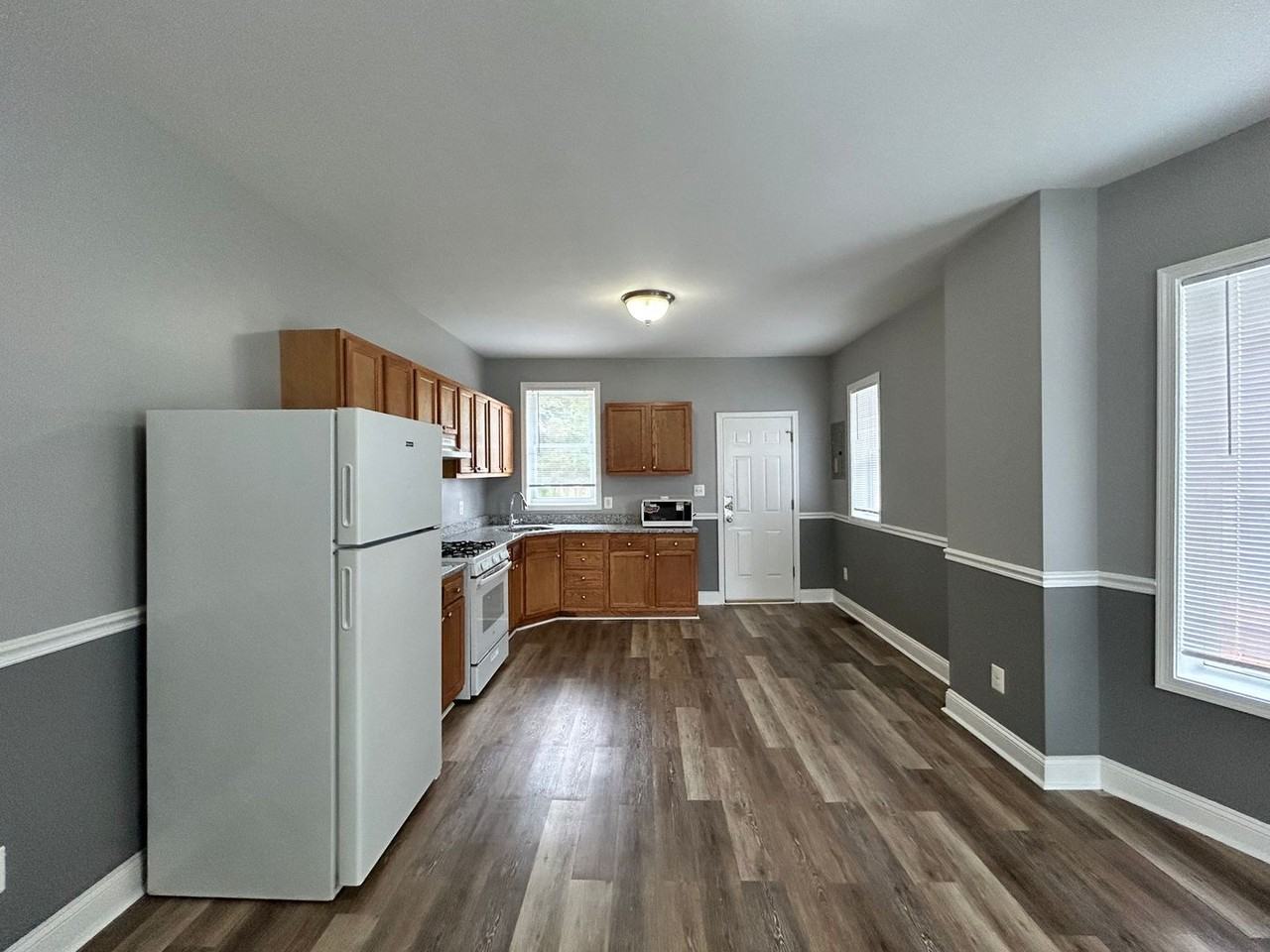3322 Edmondson Ave - Photo 2 of 13