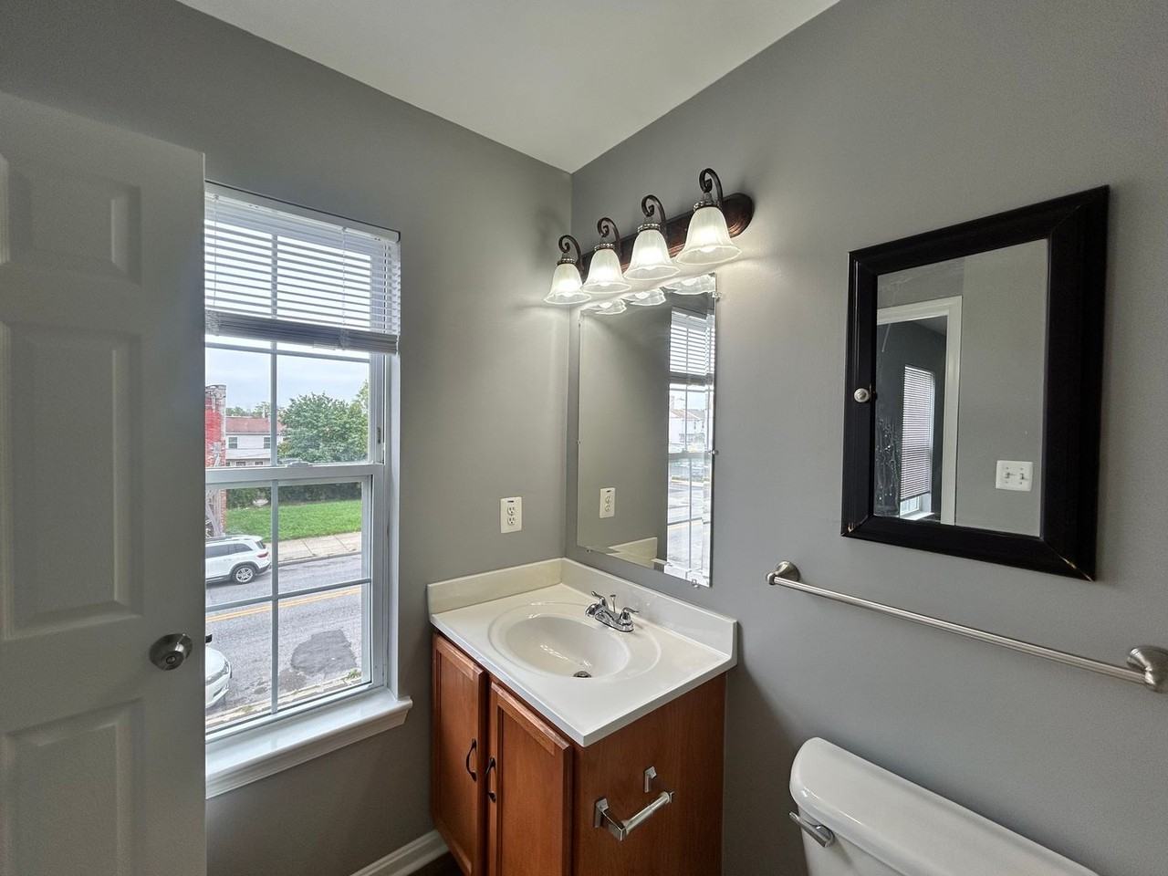 2108 Pennsylvania Ave - Photo 5 of 13