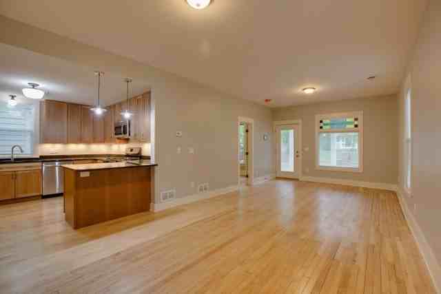 1515 Hague Ave - Photo 4 of 21