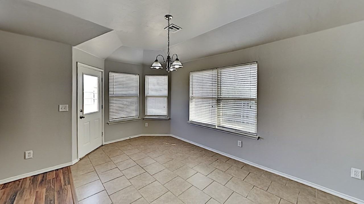 11121 Sw 41st Pl - Photo 5 of 21