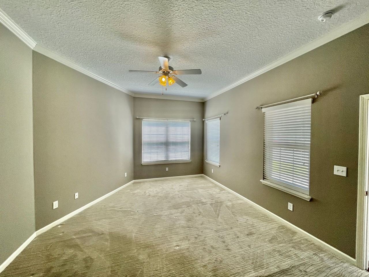 2158 Hibiscus Ct - Photo 5 of 12