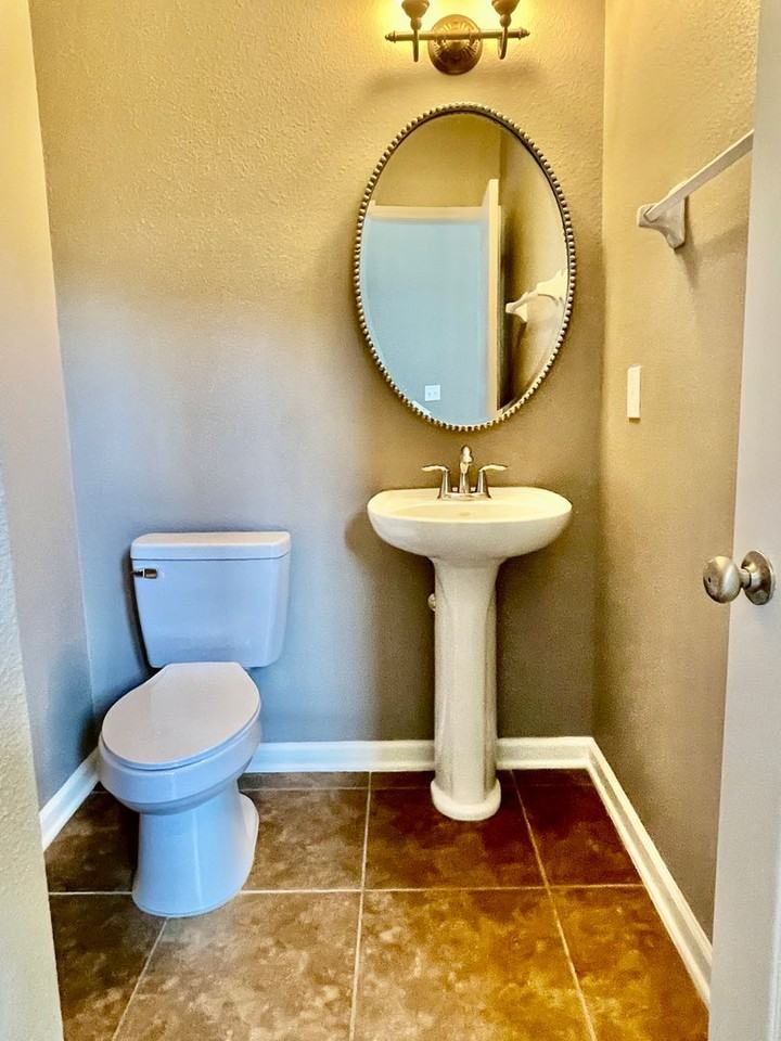 2158 Hibiscus Ct - Photo 7 of 12