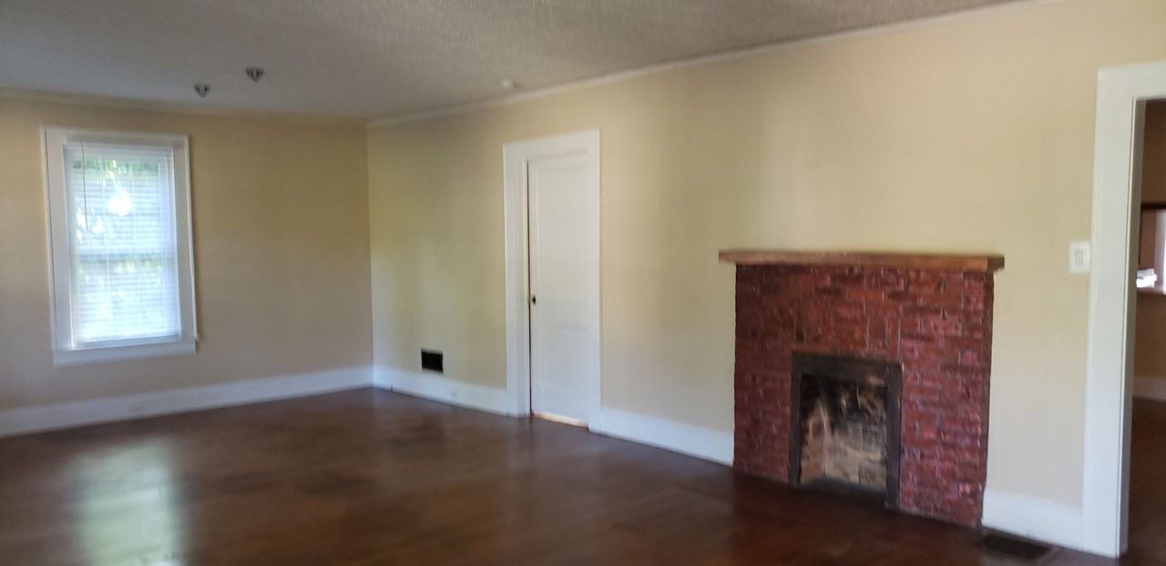 217 Charlotte Ave - Photo 4 of 18