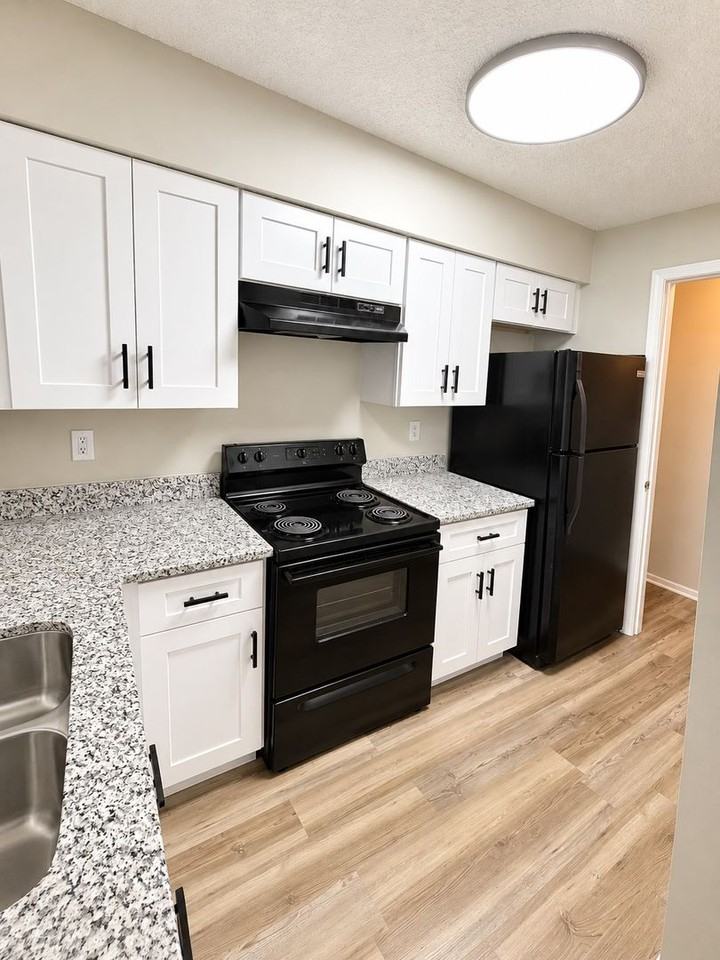 224 Afton Sq - Photo 5 of 24