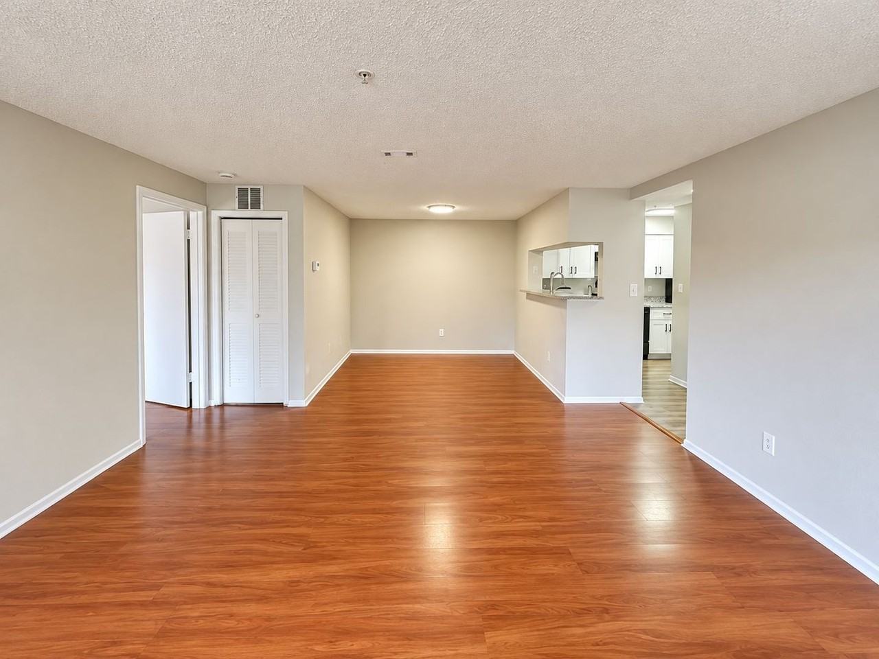 224 Afton Sq - Photo 7 of 24