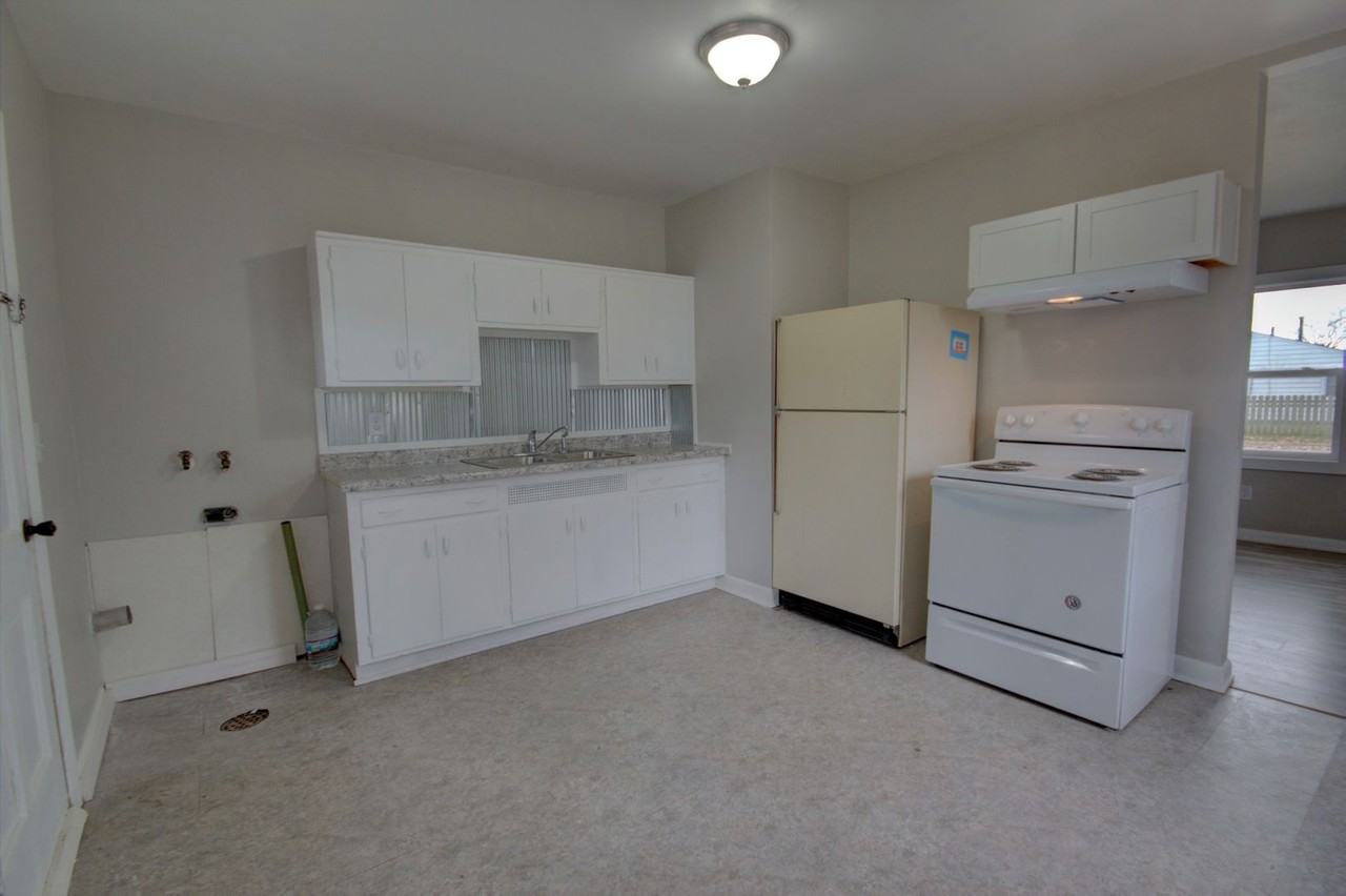 3856 Johnson Ave - Photo 2 of 20