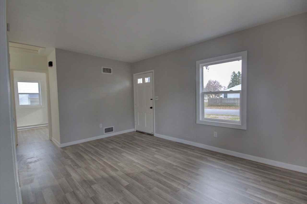 3856 Johnson Ave - Photo 6 of 20