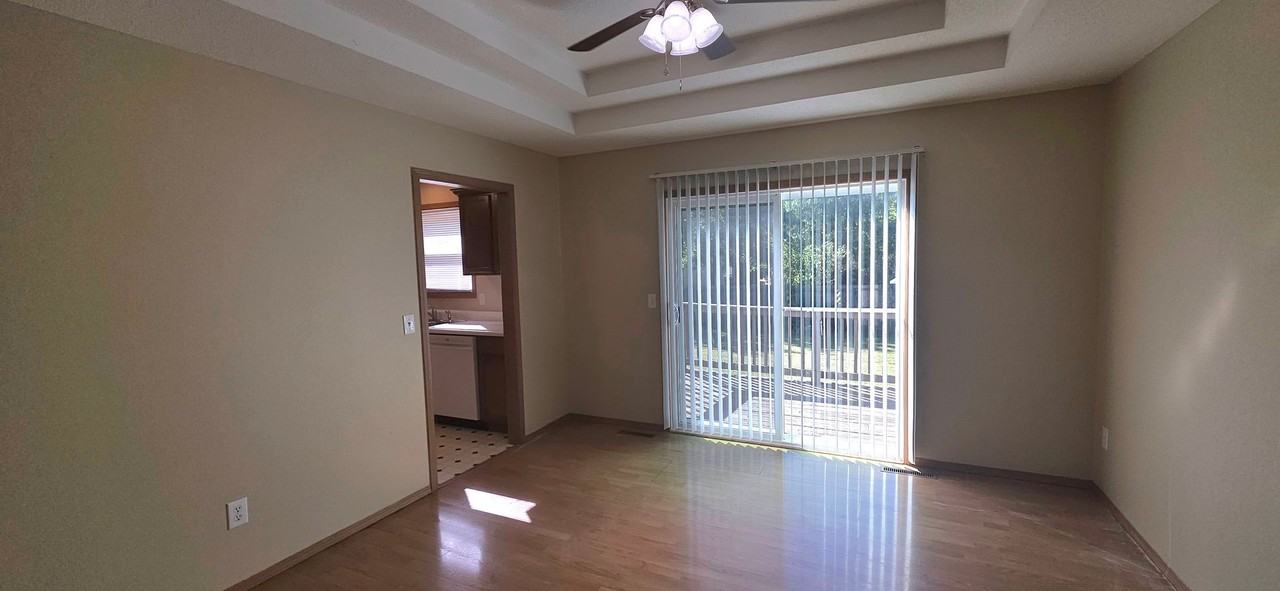 809 S Sunmeadow Dr - Photo 5 of 10