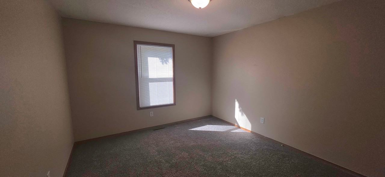 809 S Sunmeadow Dr - Photo 6 of 10