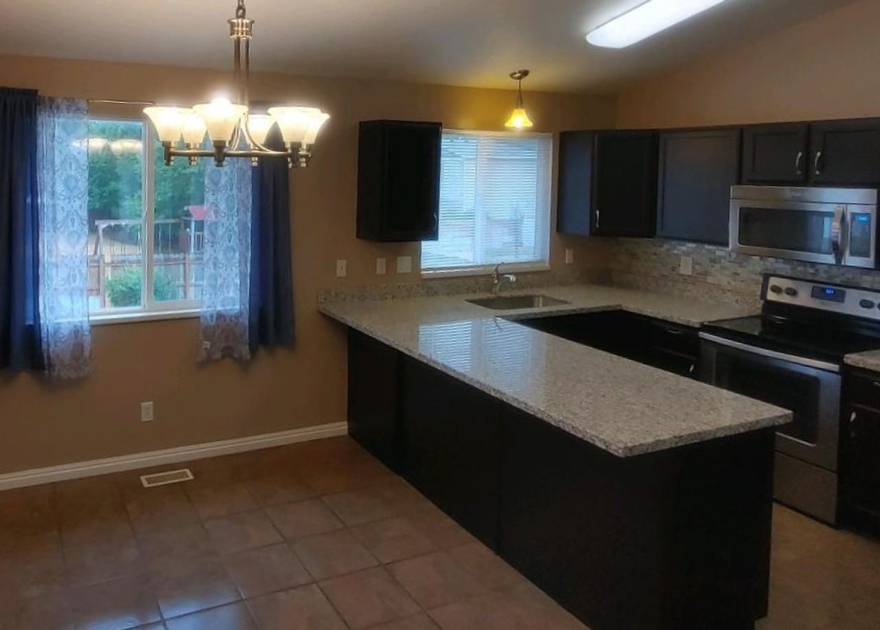 2503 W 1400 N - Photo 3 of 13