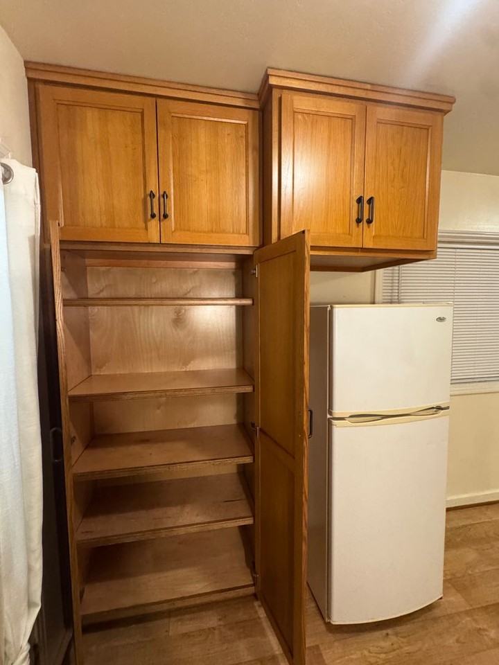 560 G St - Photo 6 of 16