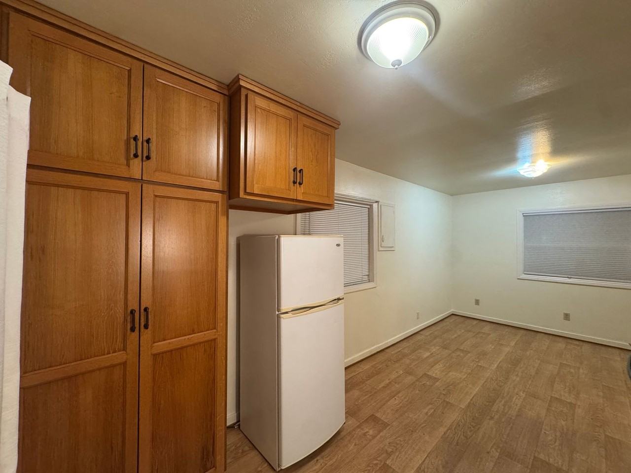 560 G St - Photo 7 of 16
