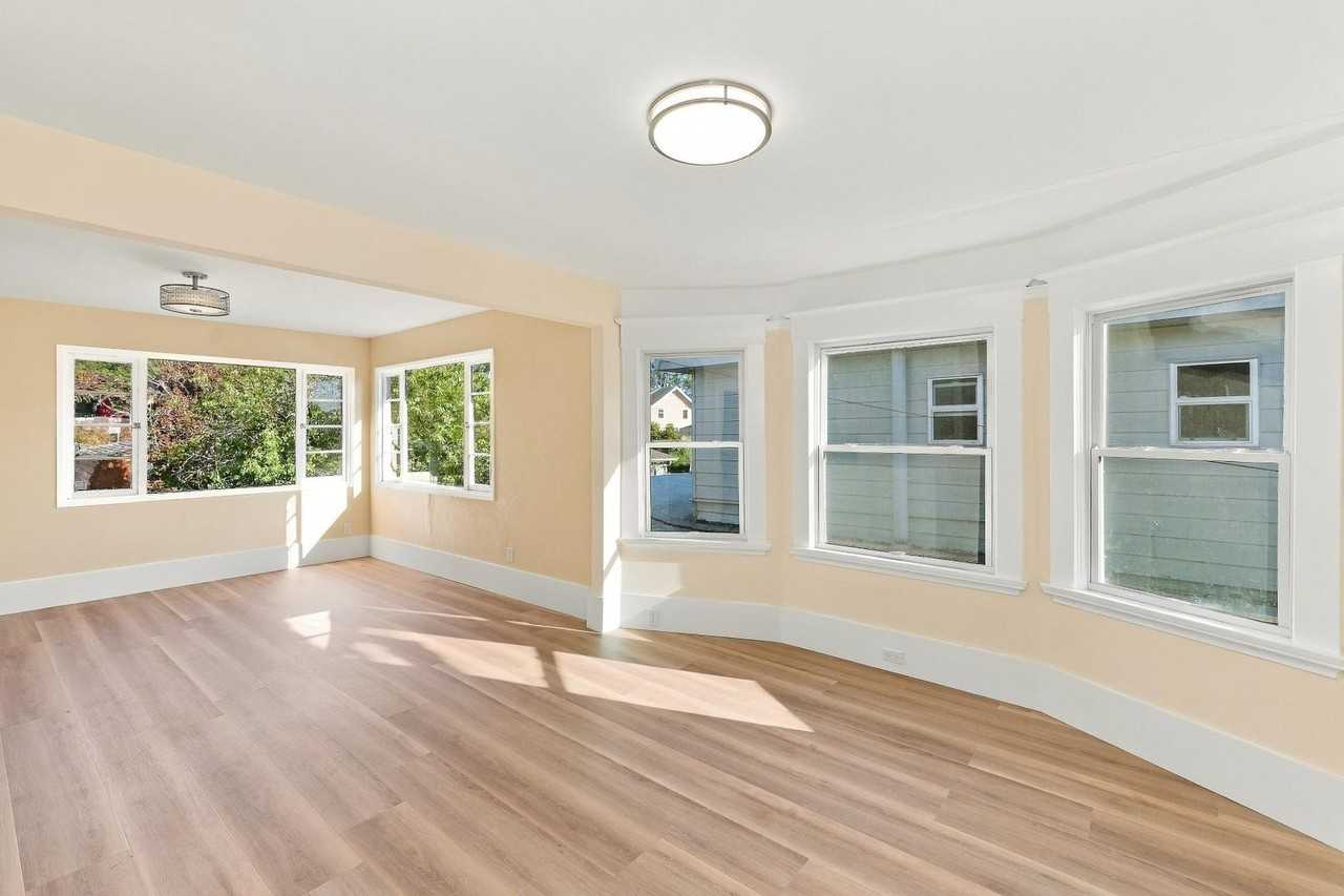 1631 Josephine St - Photo 6 of 26