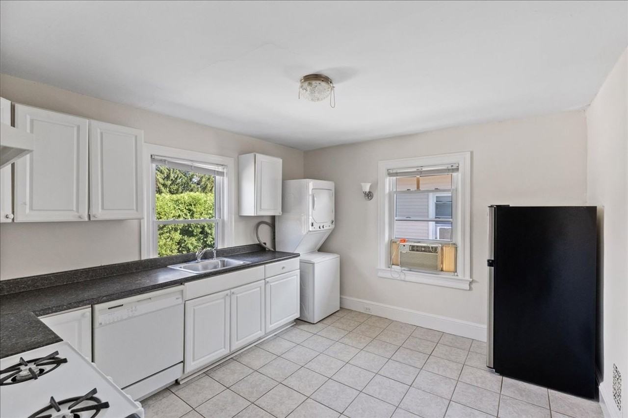 60 Wiggins St - Photo 2 of 20