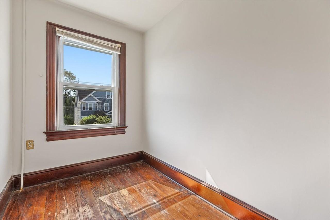 60 Wiggins St - Photo 7 of 20