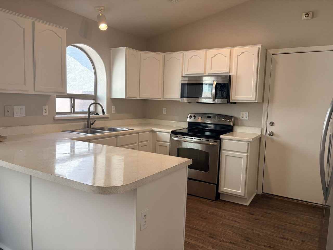86 W Gold Dust Way - Photo 2 of 19