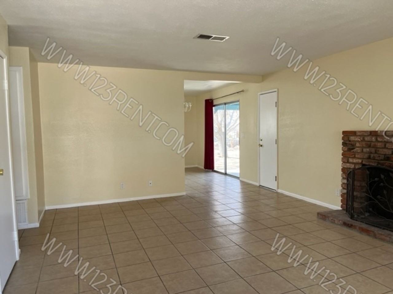 40015 172nd St E - Photo 5 of 24
