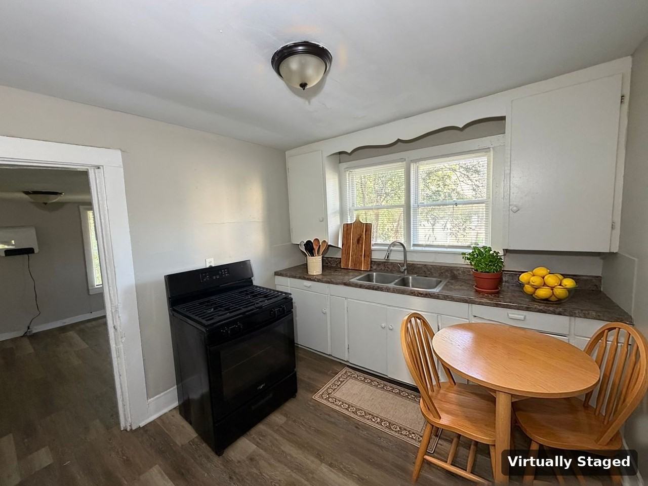 2208 Brown St - Photo 4 of 16