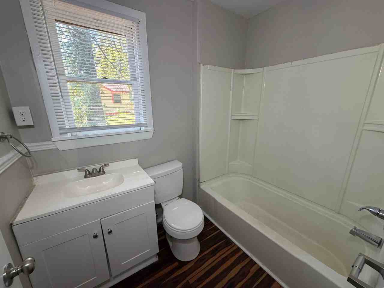 2208 Brown St - Photo 5 of 16