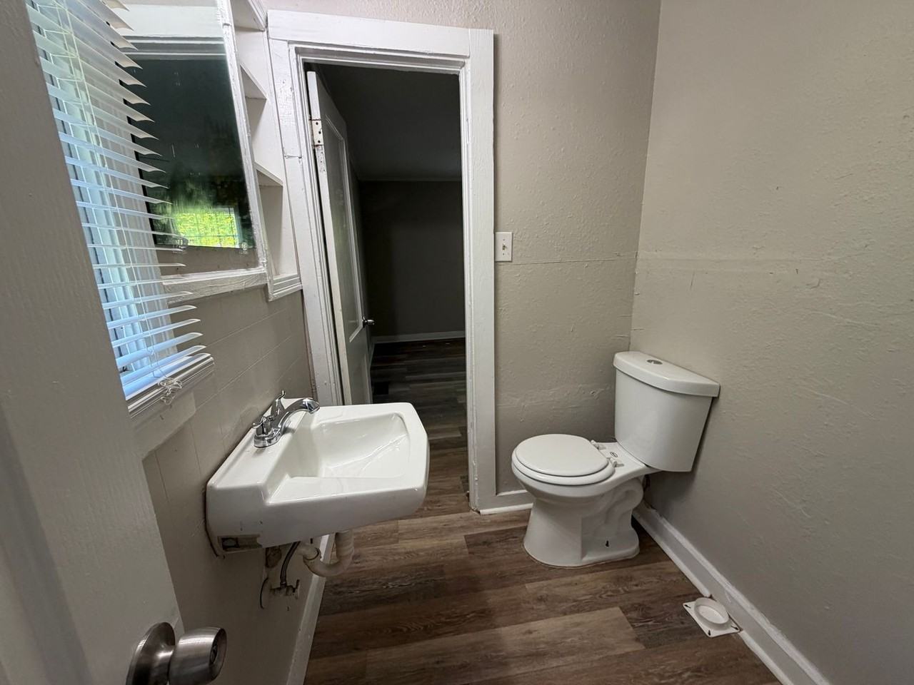 2414 Franklin St - Photo 6 of 18