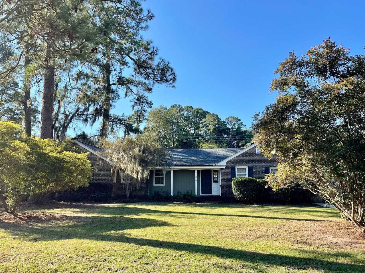 1217 Brightwood Dr - Photo 3 of 18