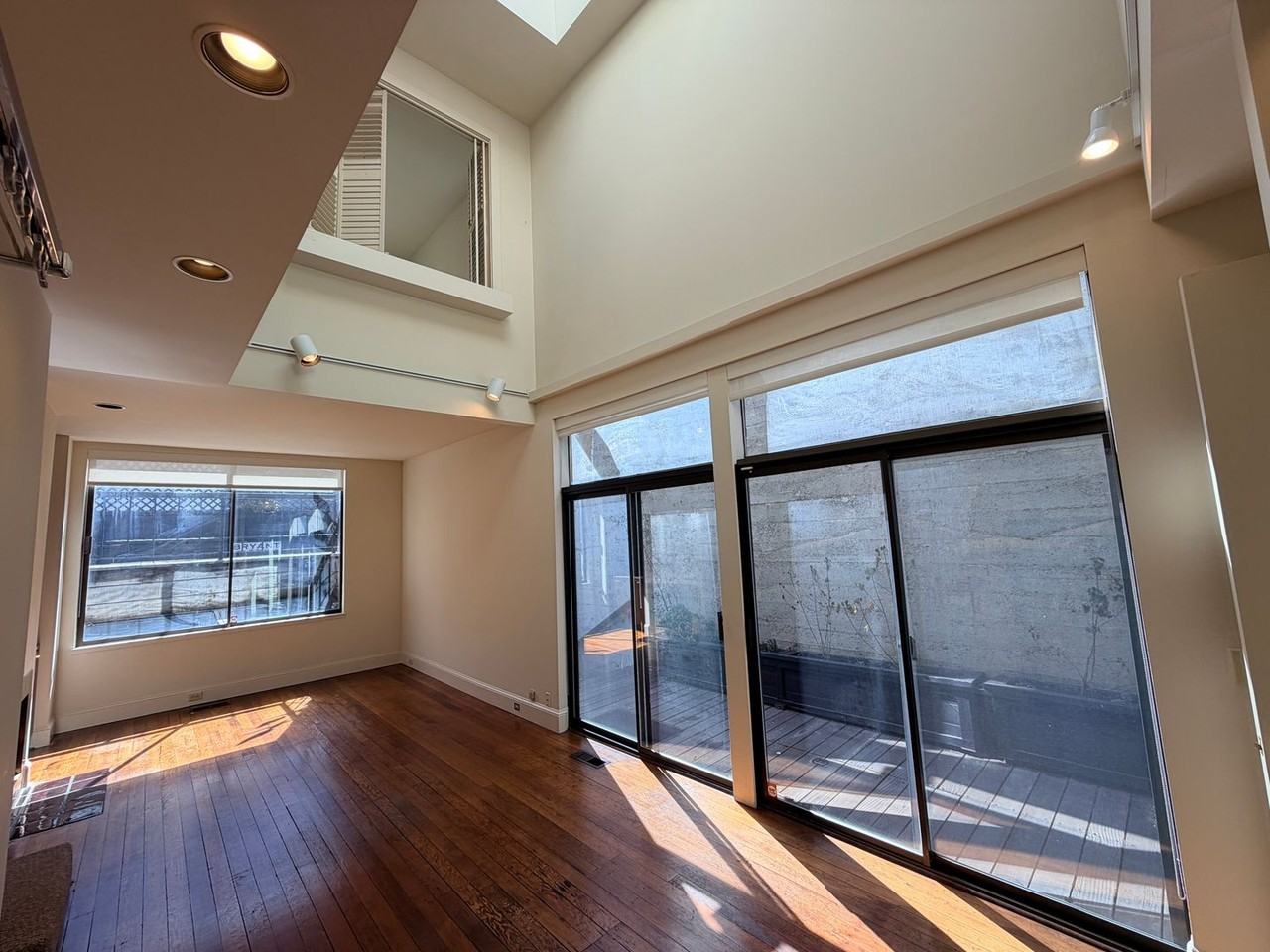433 Bryant St - Photo 3 of 34