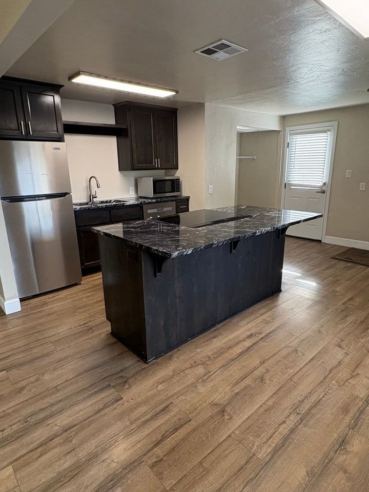 3121 Table Rock Rd - Photo 2 of 12