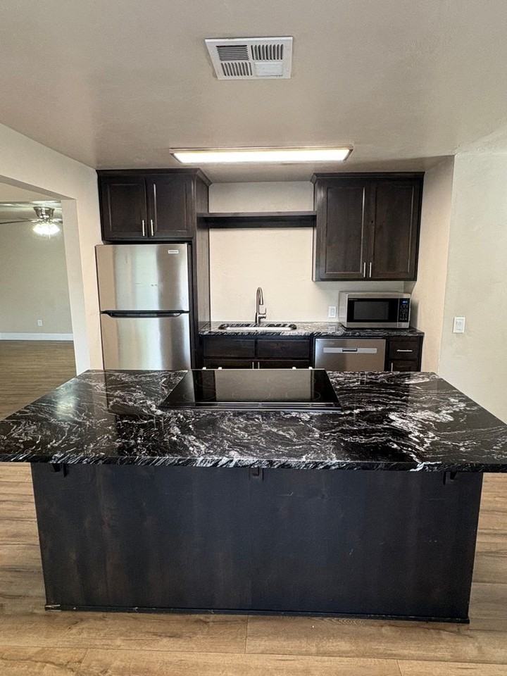 3121 Table Rock Rd - Photo 5 of 12