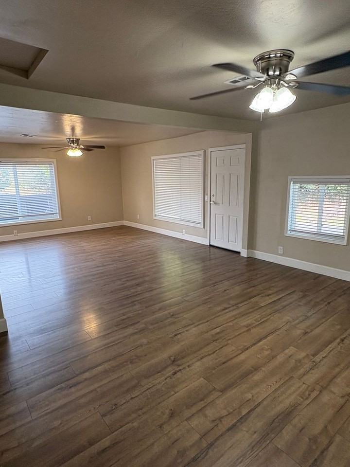 3121 Table Rock Rd - Photo 7 of 12