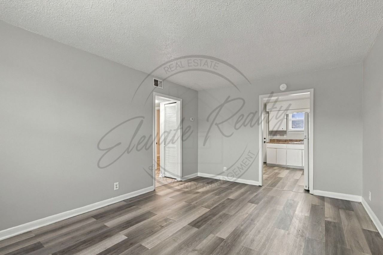 3620 Village Trl - Photo 2 of 17