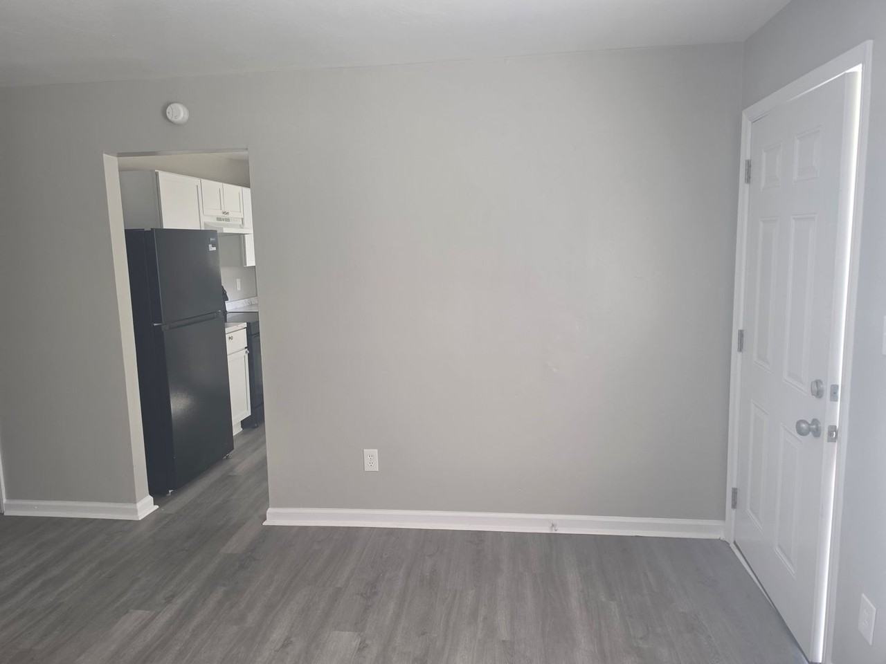 811 Mcdowell Ave Nw - Photo 4 of 22