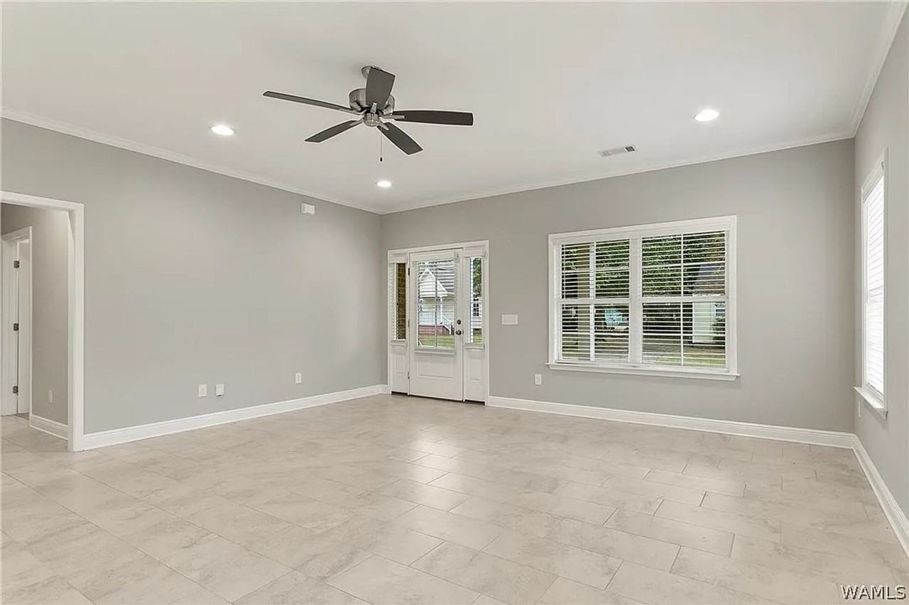 2402 Prince Ave - Photo 5 of 31