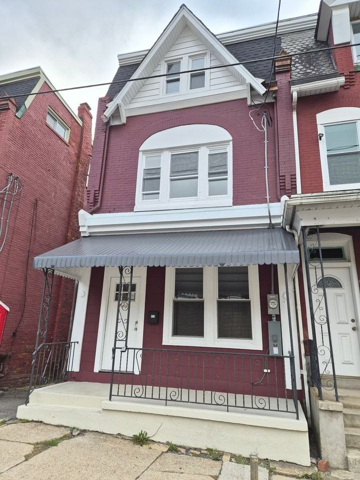423 Mauch Chunk St - Photo 2 of 16