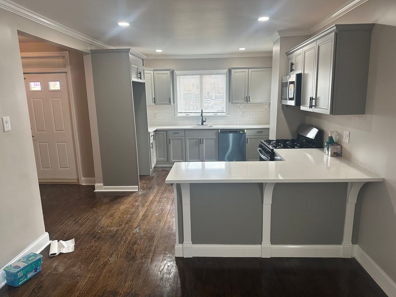 100 100 Drive Dr - Photo 3 of 9
