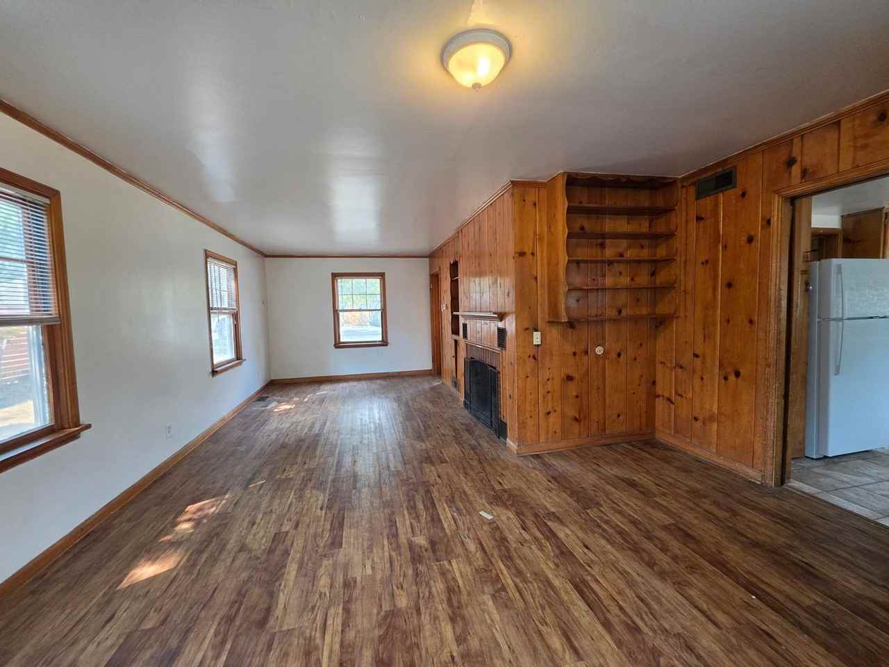 2138 Grove Cir - Photo 4 of 13