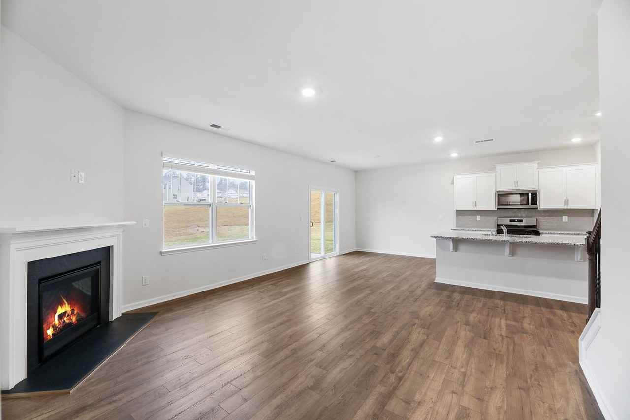 113 Spring Hall Dr - Photo 4 of 36