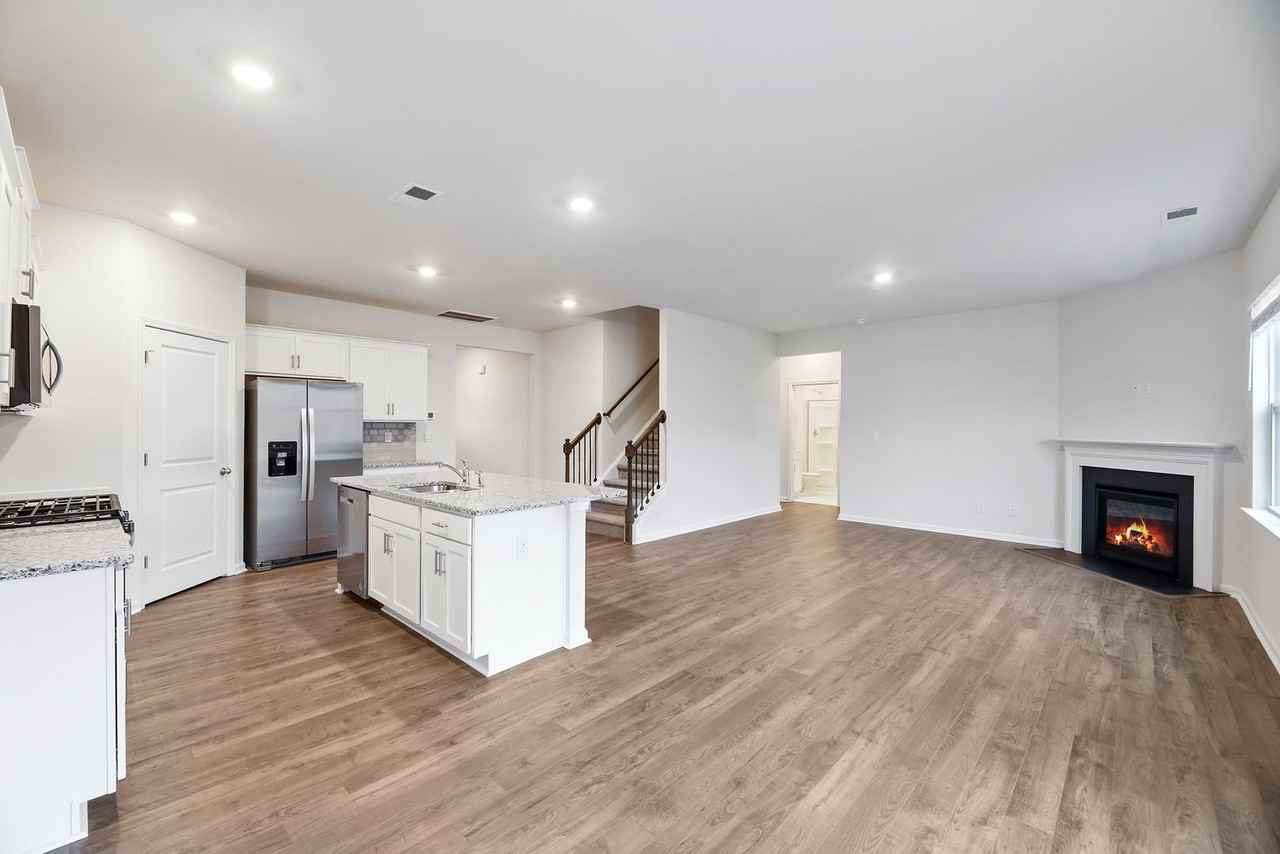 113 Spring Hall Dr - Photo 6 of 36