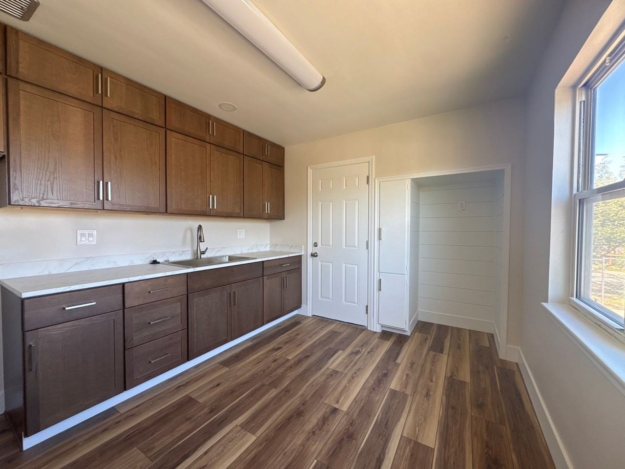 805 Yori Ave - Photo 6 of 28