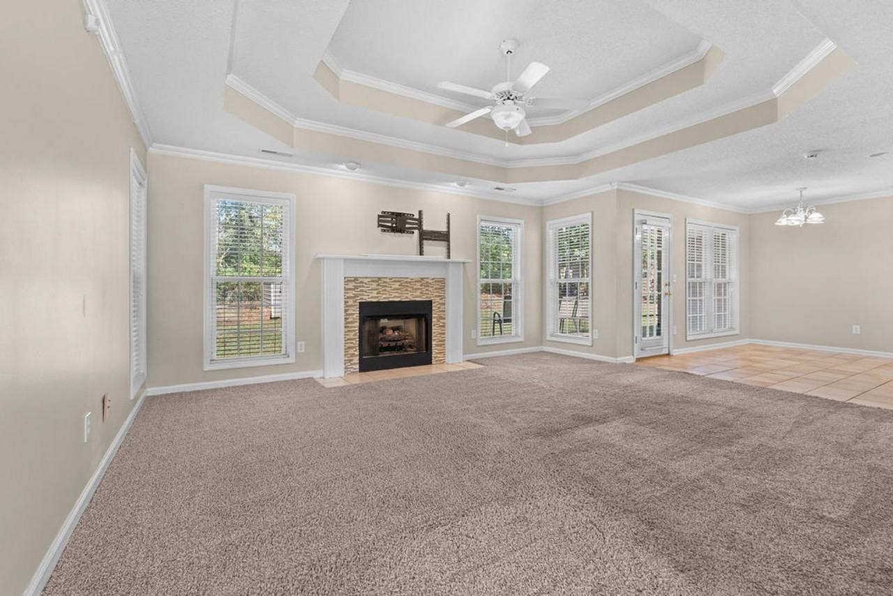 185 Raspberry Way - Photo 2 of 27