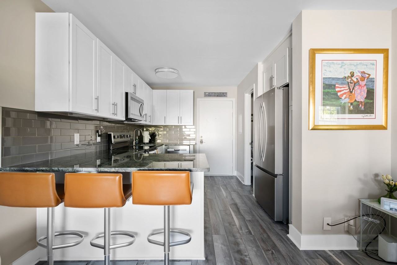 259 E Bay St #8B - Photo 3 of 19